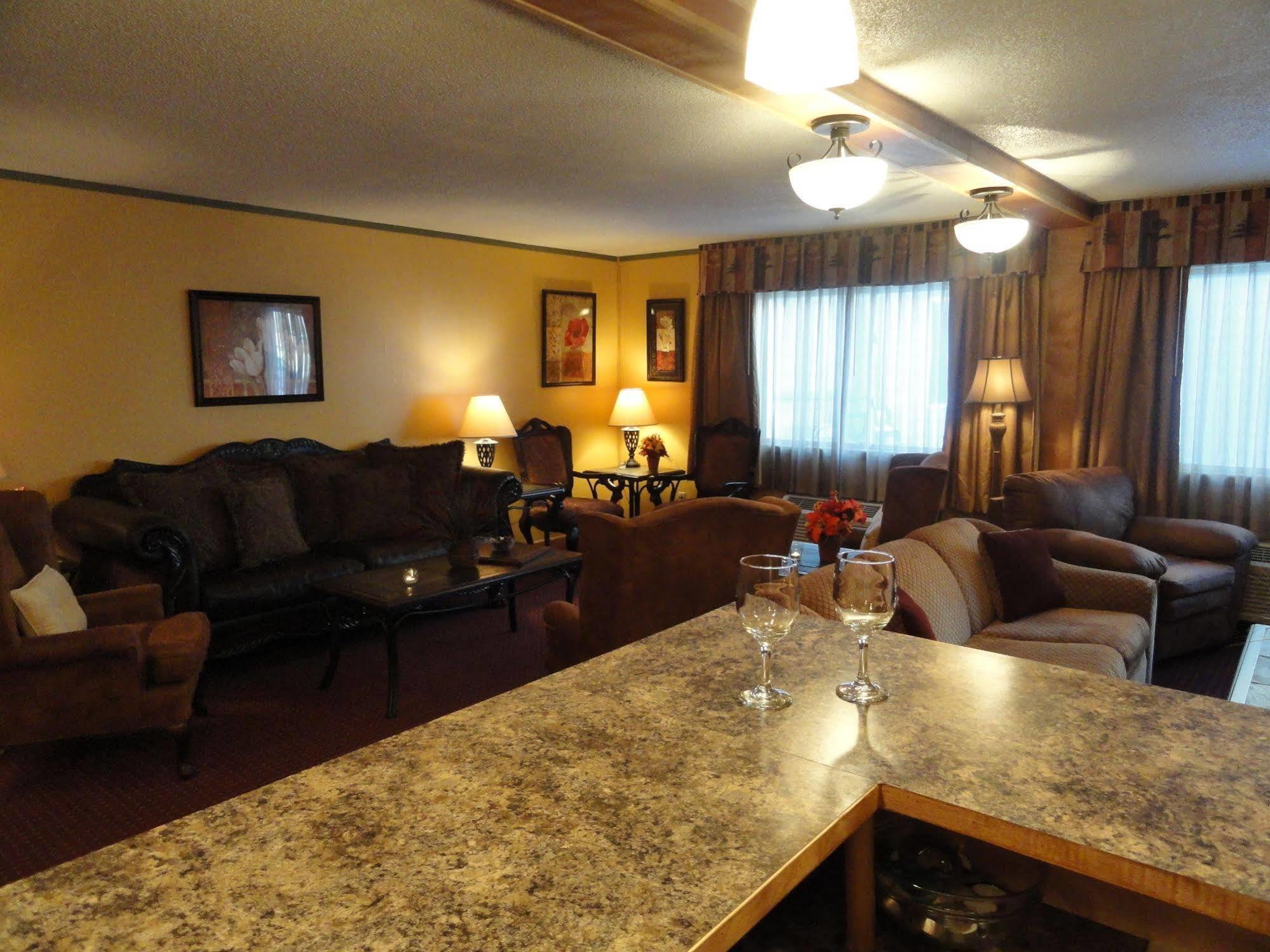 Fireside Inn And Suites Devils Lake Exterior foto